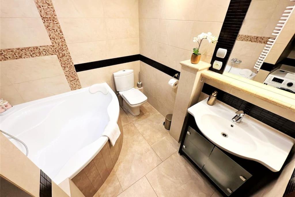 Exclusive Penthouse Near Citycenter 120M2 +Netflix Cracovia Exterior foto
